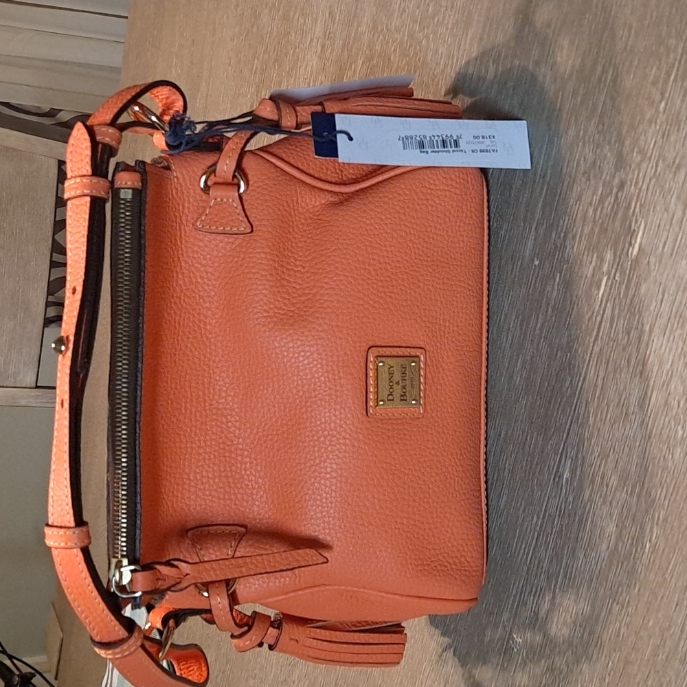 DOONEY& BOURKE TASSEL SHOULDER BAG.